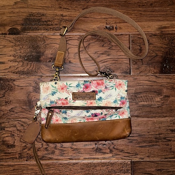 House of Flynn Floral Blush Fable Fold Over Crossbody/Wristlet - Picture 2 of 4